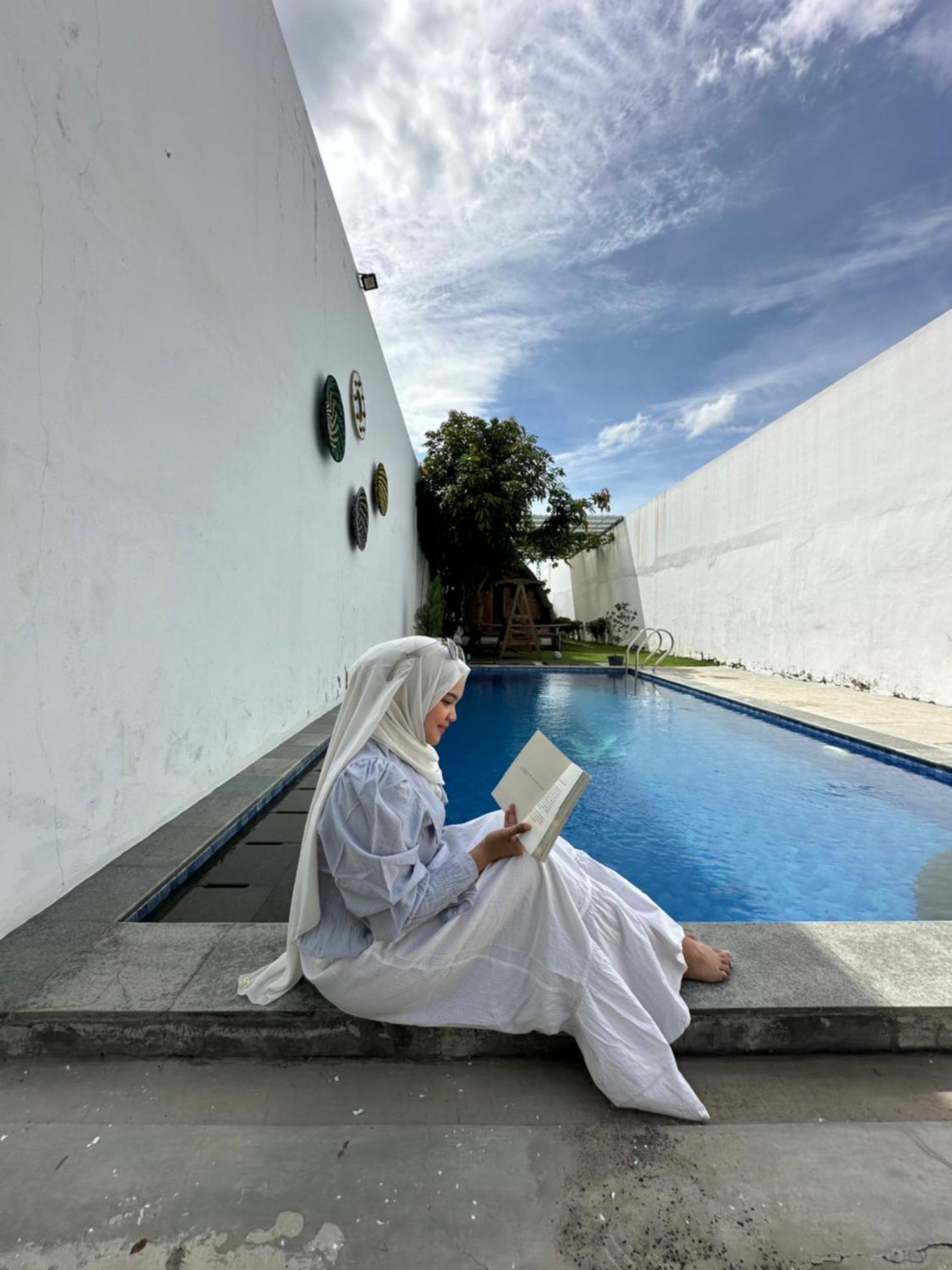 Villa Rumah Putih Jogja Jogjakarta Buitenkant foto