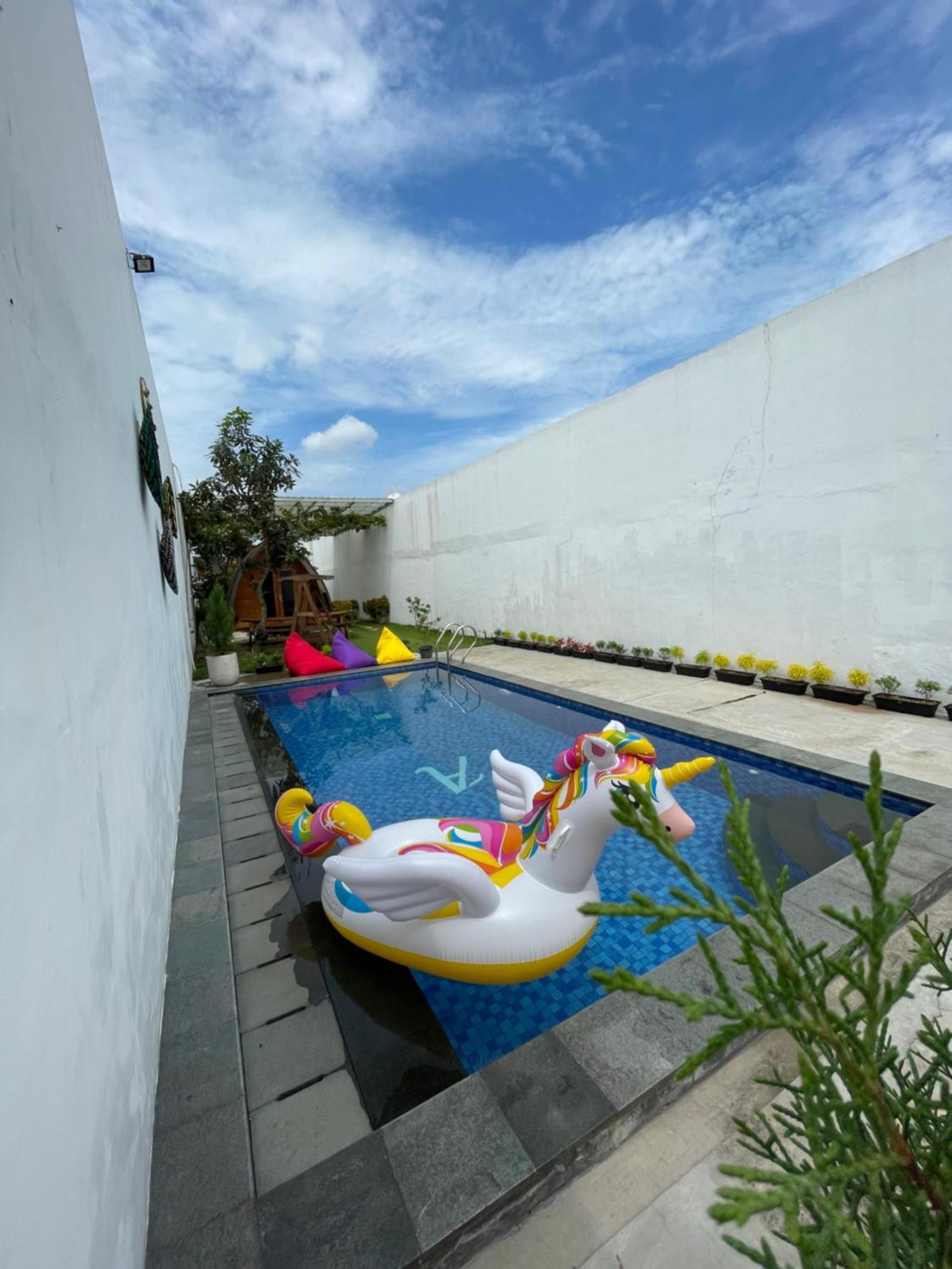 Villa Rumah Putih Jogja Jogjakarta Buitenkant foto
